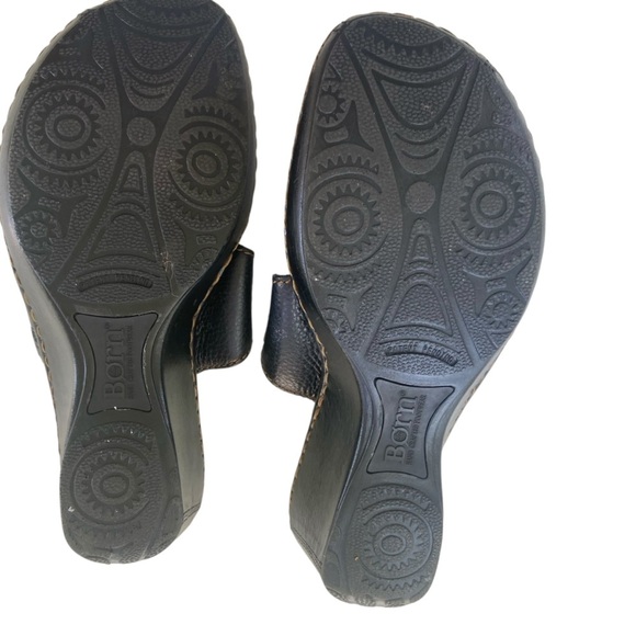 Born Woman’s Black Leather Thong Wedge Sandal Size 8 Slip On Silver Buckle Comfy - Picture 7 of 12